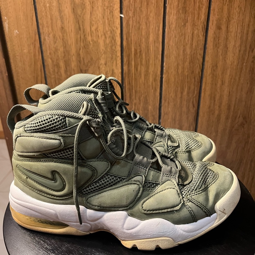 Nike Olive Green RARE DOWNTEMPO Athletic Shoes